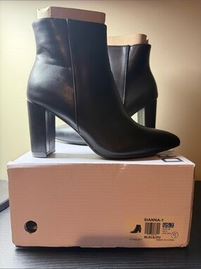 Classic Black Women's Ankle Boots - Sianna-1